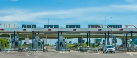 Péage sur autoroute en france.