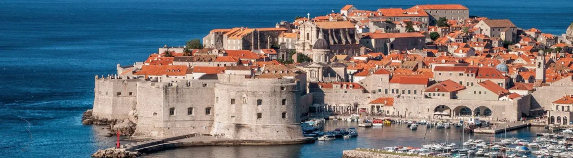 Ville de Dubrovnik en Croatie, idéale pour le slow travel
